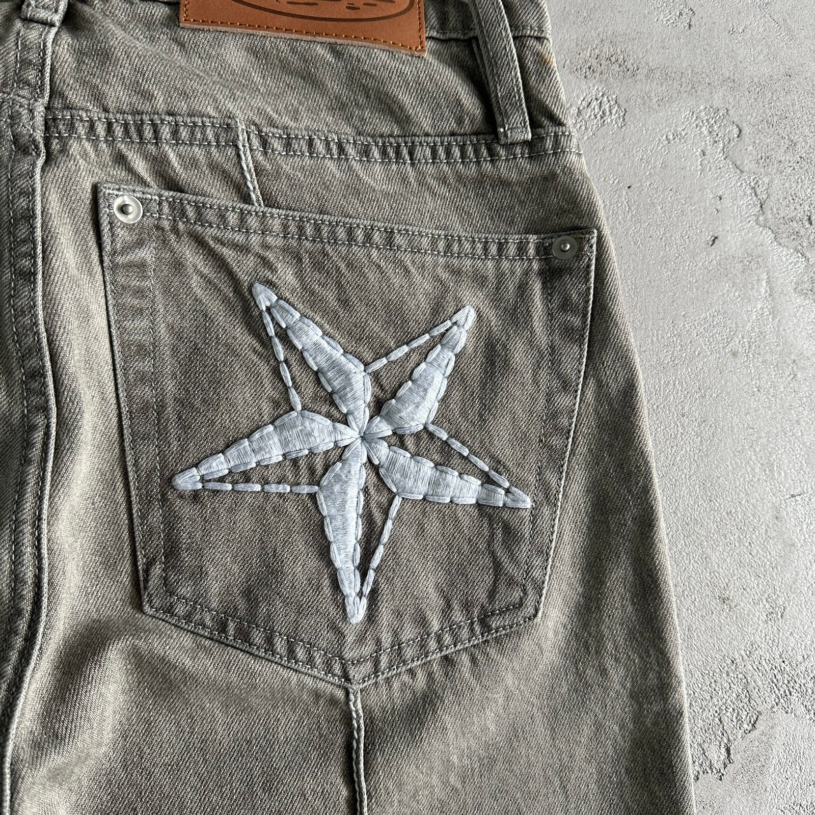 JEANS - Image 3