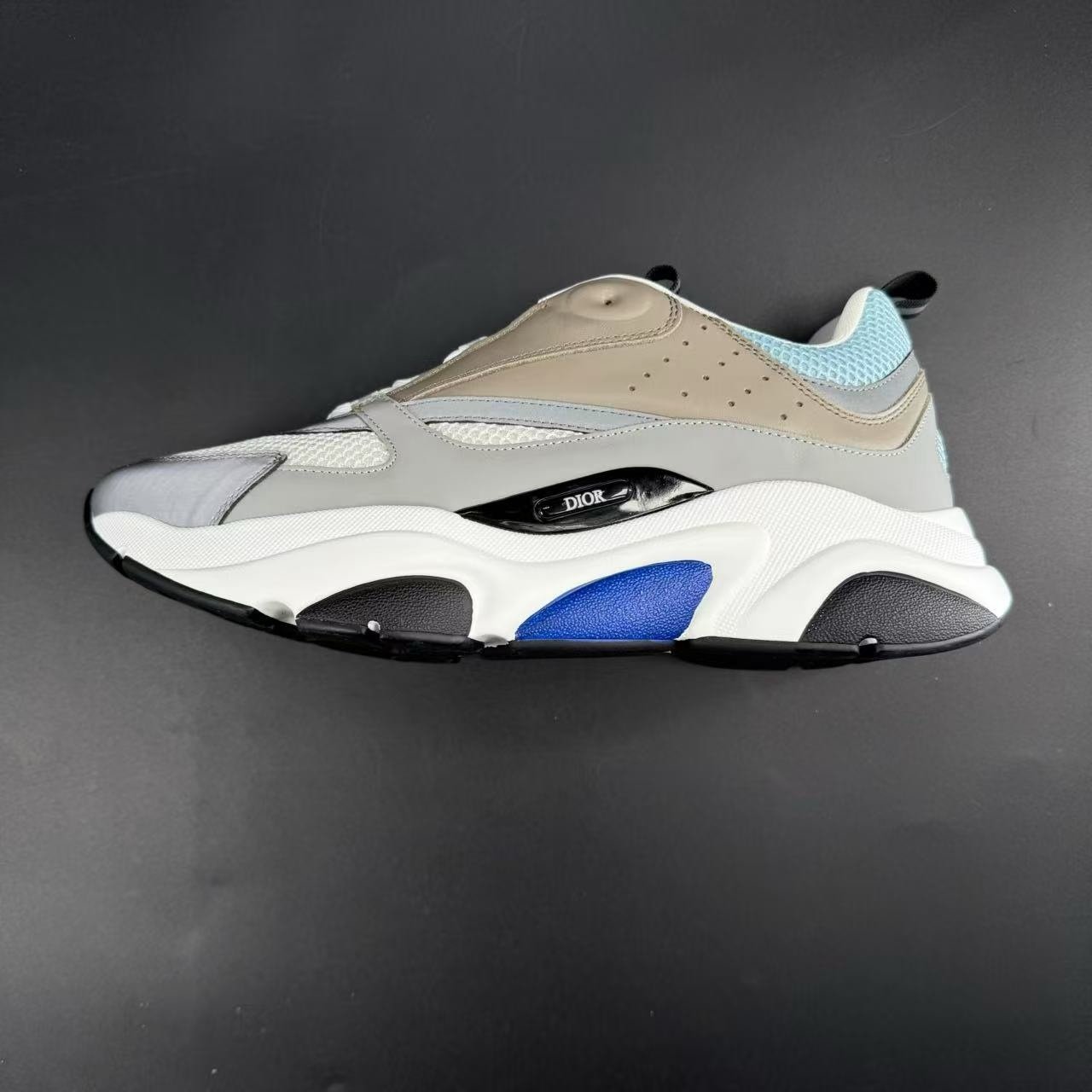 B22 - Image 4