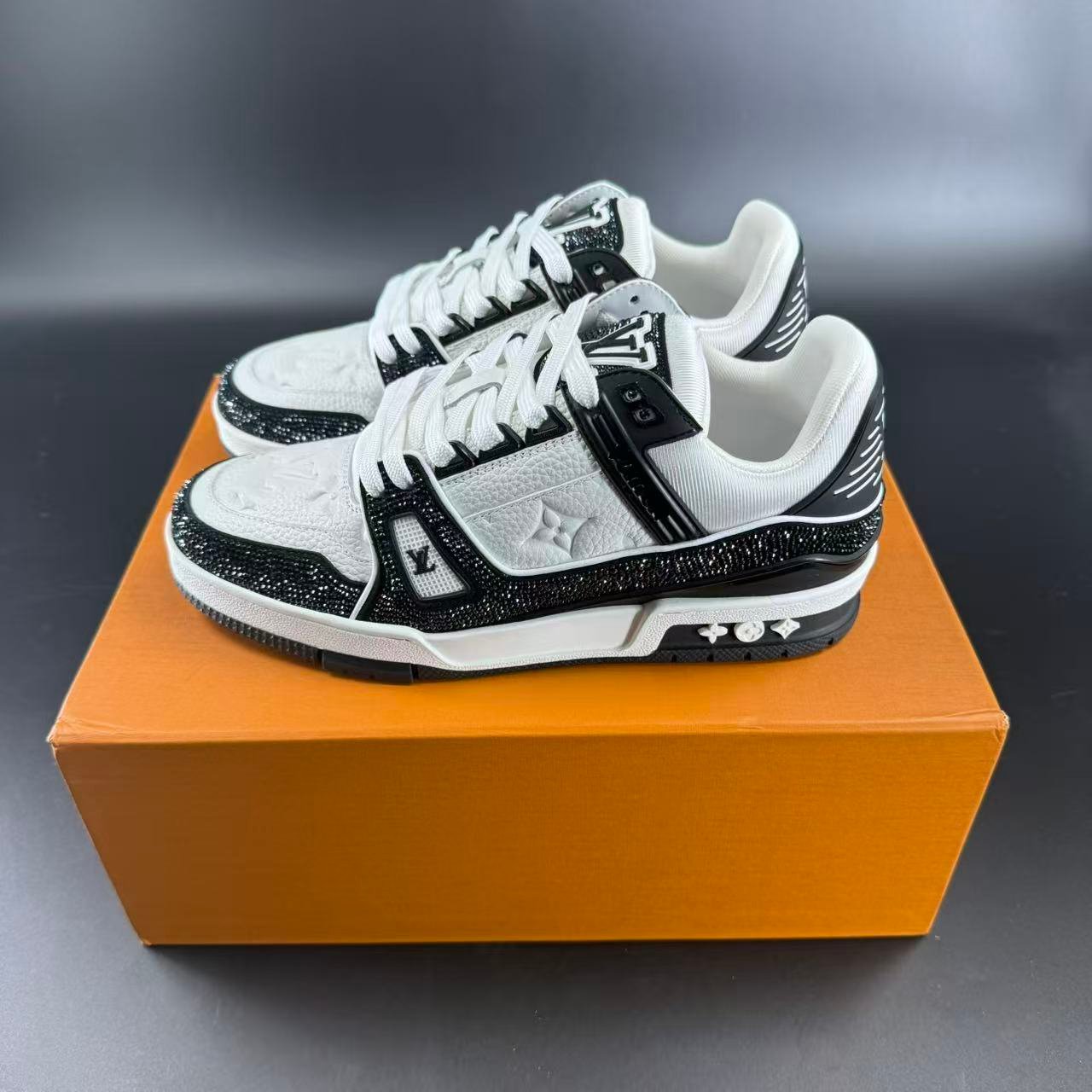 Allenatore x Swarovski - Image 4