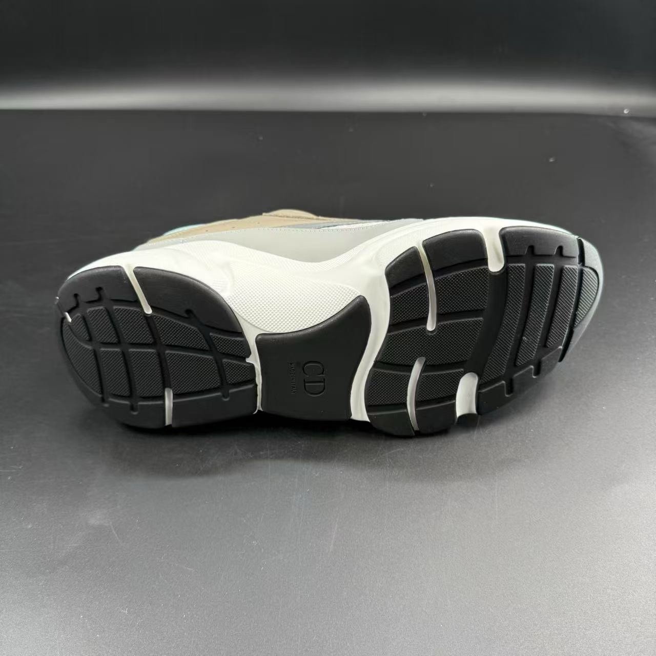 B22 - Image 10