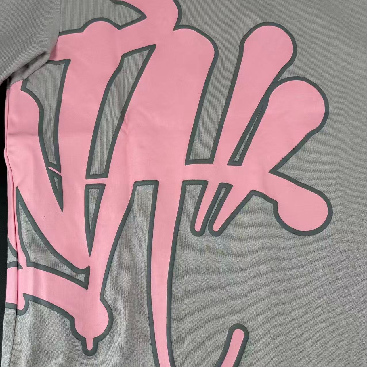 T-SHIRT CON LOGO SYNA WORLD – SET CORTO – GRIGIO/ROSA - Image 9