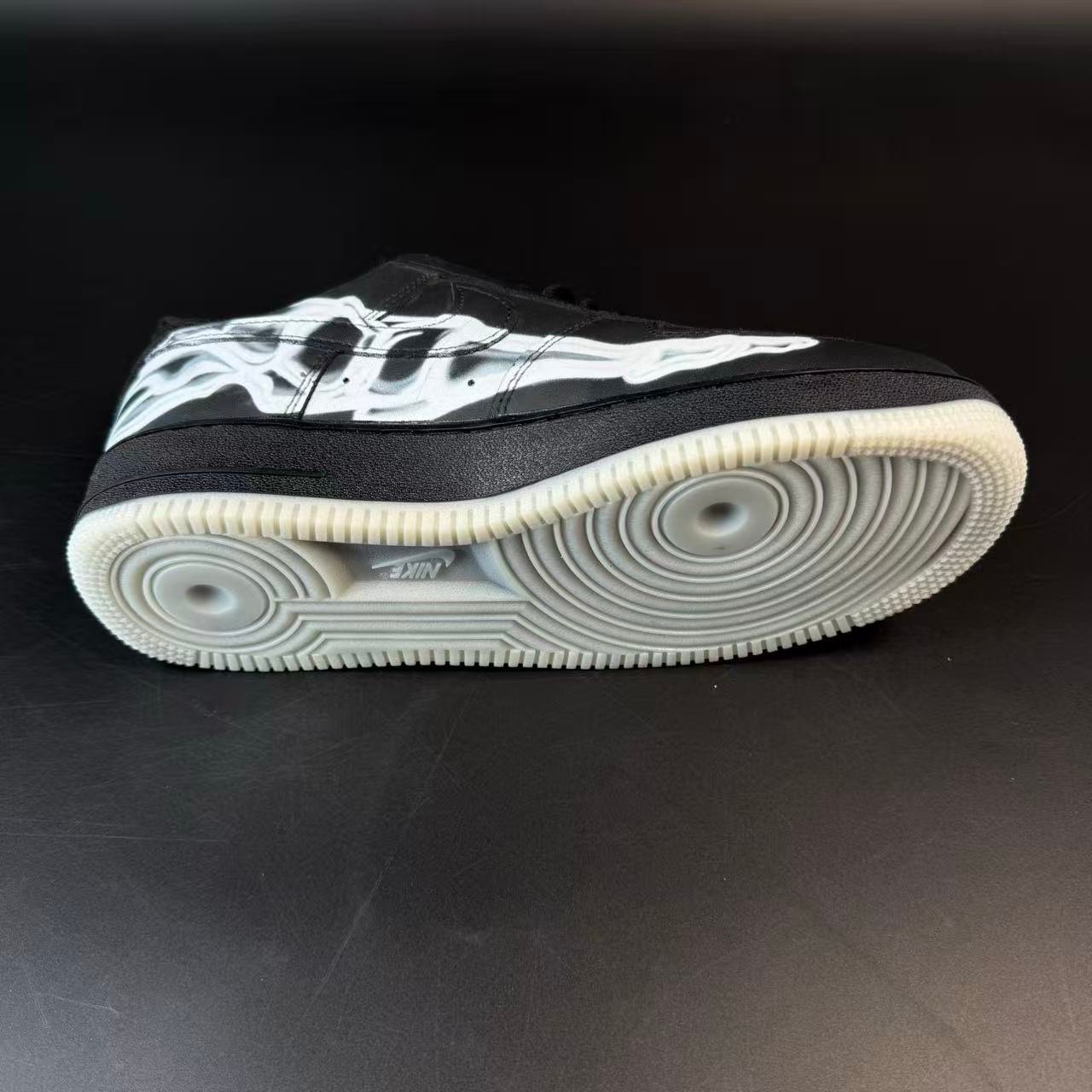 AF1 - Image 11