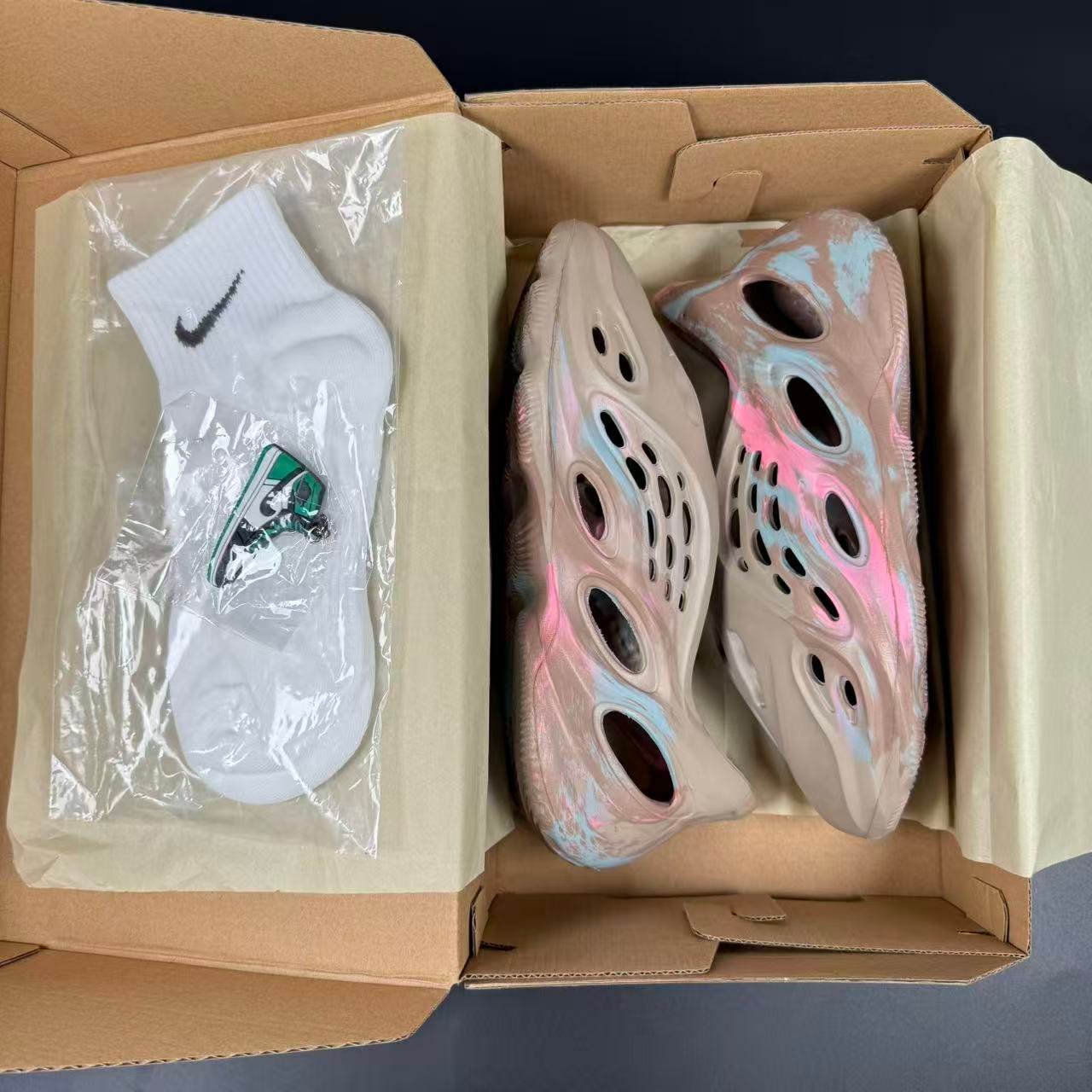 YEEZY FOAM RNNR MX GRIGIO SABBIA - Image 3