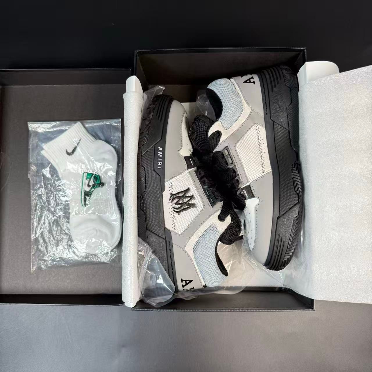 SNEAKERS - Image 2