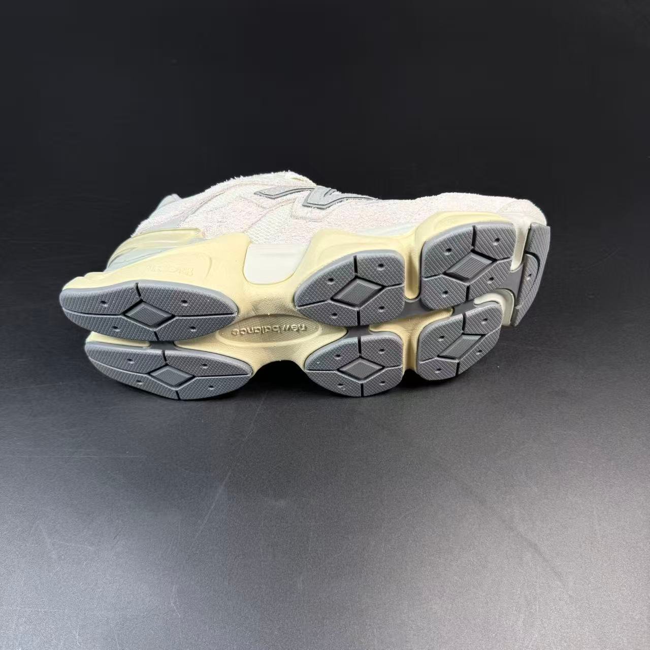 9060 - Image 10