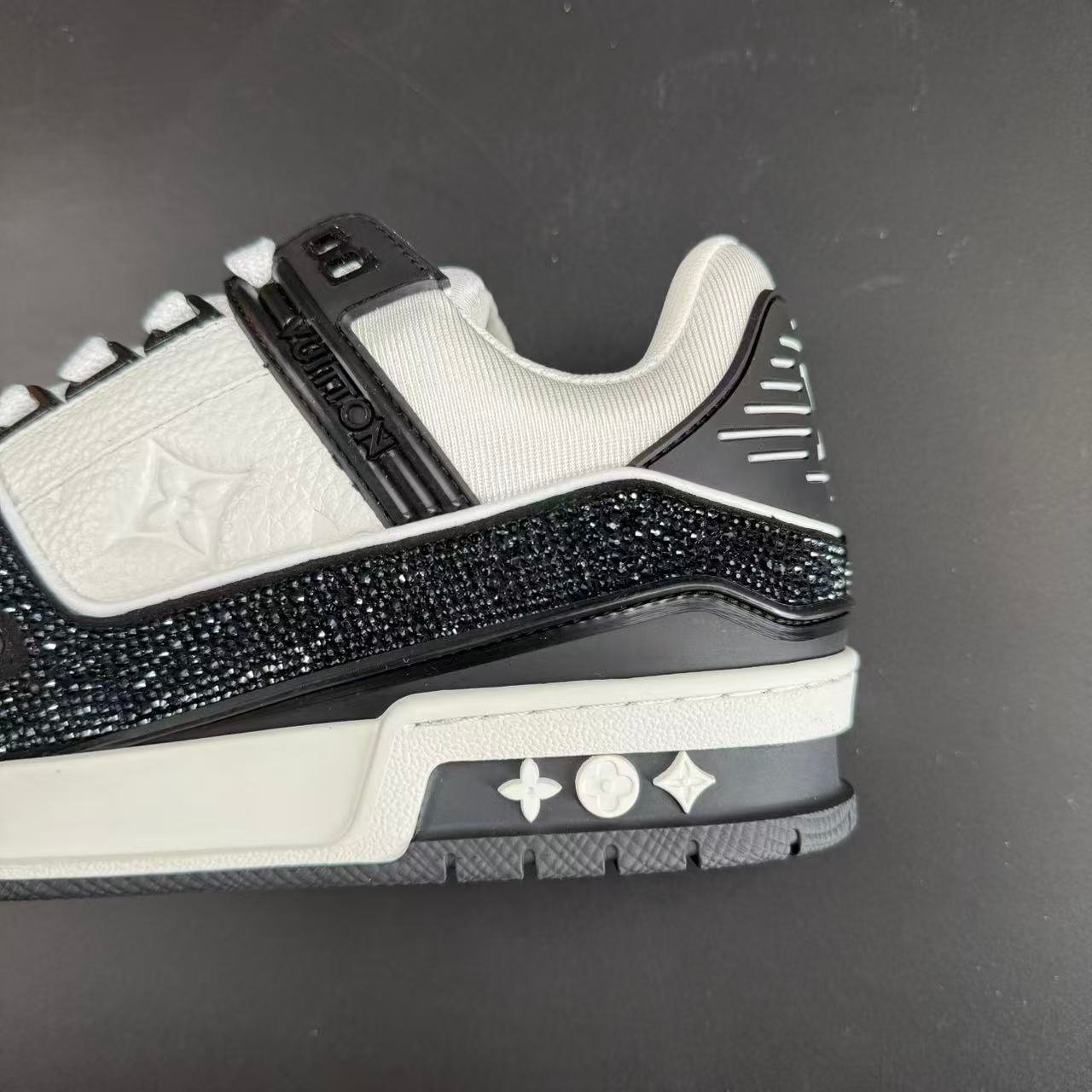 Allenatore x Swarovski - Image 10