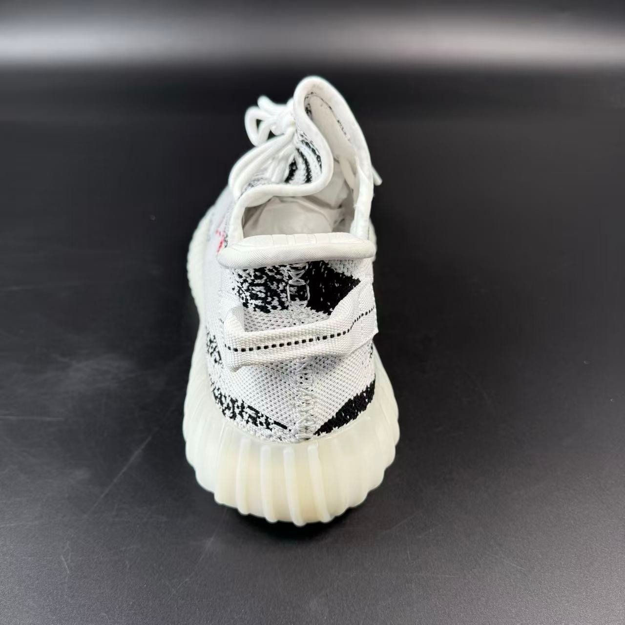 YZY– 350 V2 - Image 7