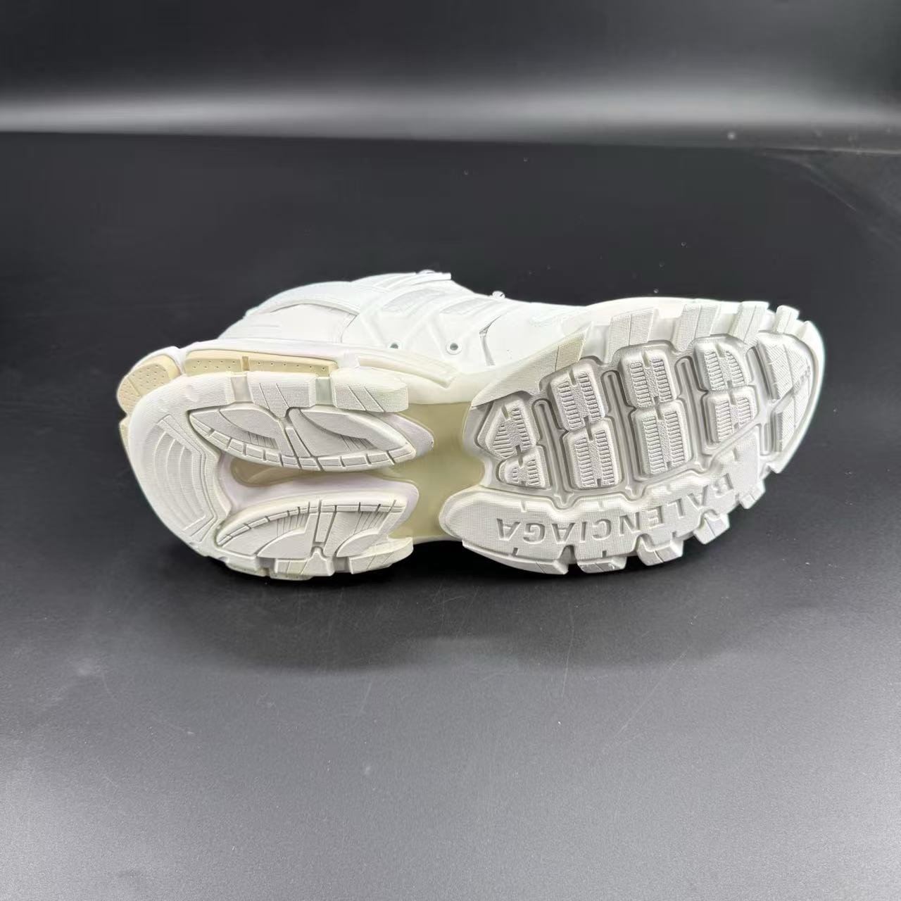 Traccia bianca - Image 11