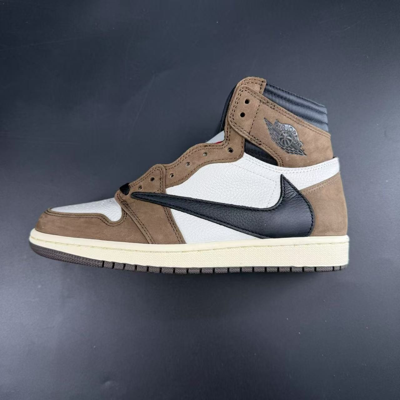 J1 RETRO ALTA T.S. - Image 4