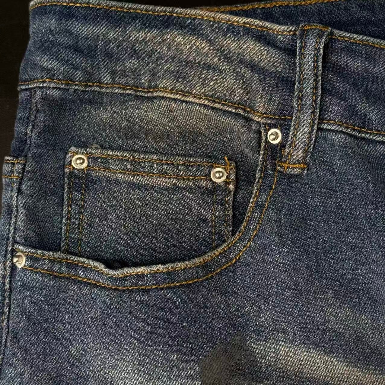 JEANS - Image 3