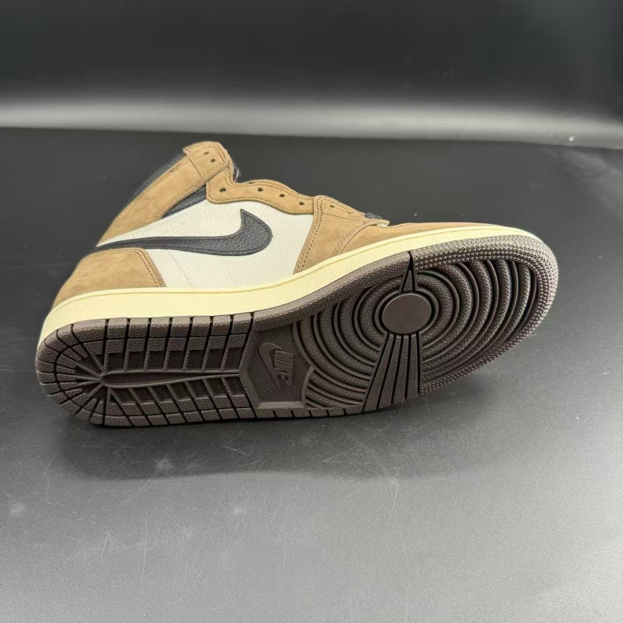 J1 RETRO ALTA T.S. - Image 9