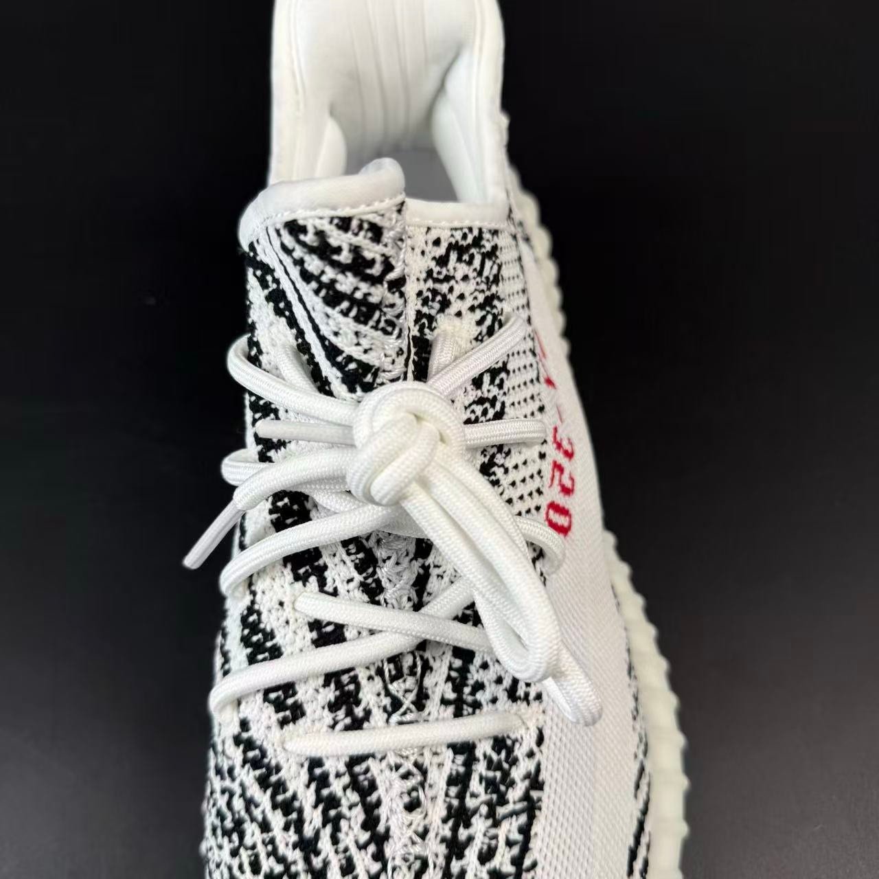 YZY– 350 V2 - Image 8