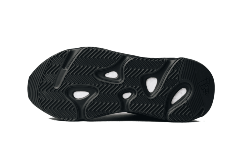 yeezy-700-mnvn-triple-black-502319_800x